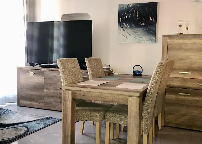 Charming Apartment Near The Beach