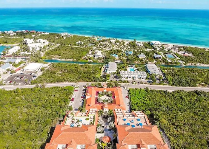 La Vista Azul - Lovely Spacious Condo Close To Grace Bay - Free Wi-Fi