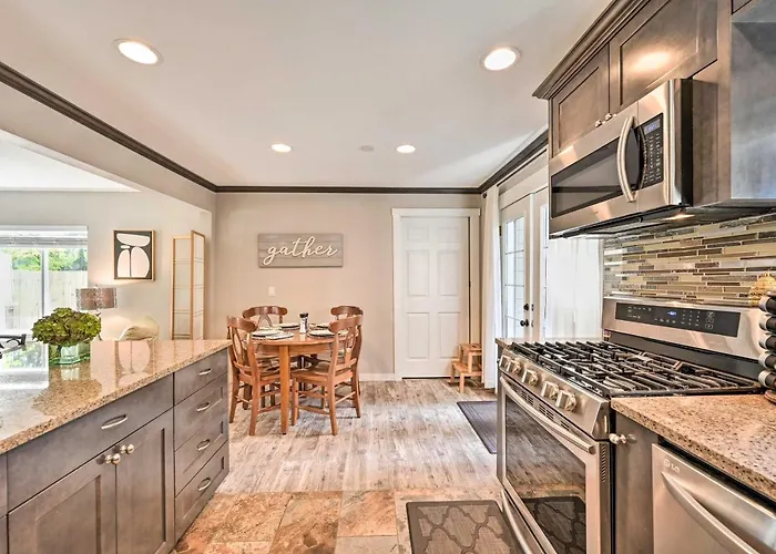 Near I-405 & 1 Mi To Dtwn! Kirkland Family Home