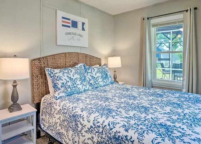 Chic Cottage W/ Private Yard: Steps To Beach!