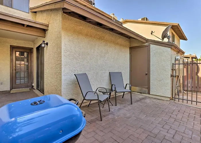 < 1 Mi To Downtown Gilbert: Home W/ Pool Access!