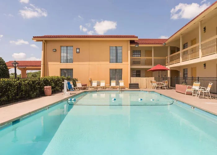 Baymont By Wyndham Greenville Woodruff Rd