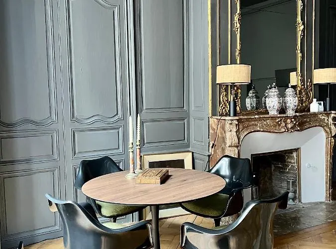 Luxueux 2 Pieces 65M2 Hotel Particulier XVII Ieme Siecle-Centre Historique Clermont-Ferrand