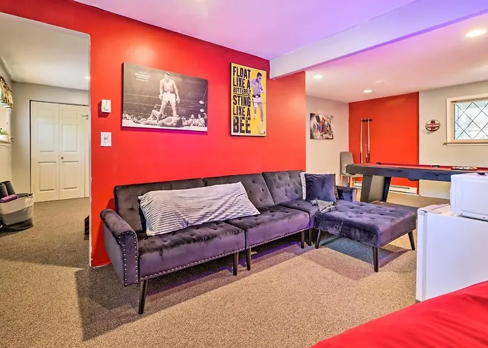 Walk To Lake: Game Room Getaway In Pocono Summit!