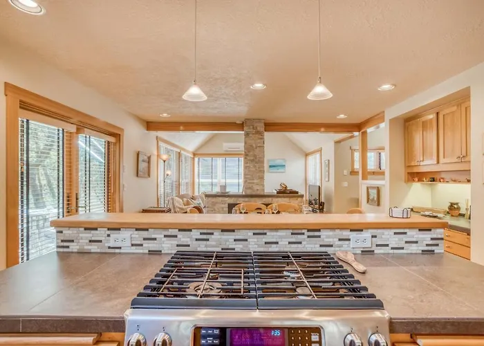 Barefoot Bungalow - Meredith Lodging