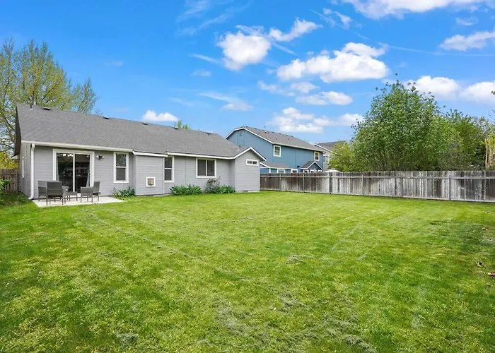 Remodeled, Charming Retreat On The City'S Doorstep