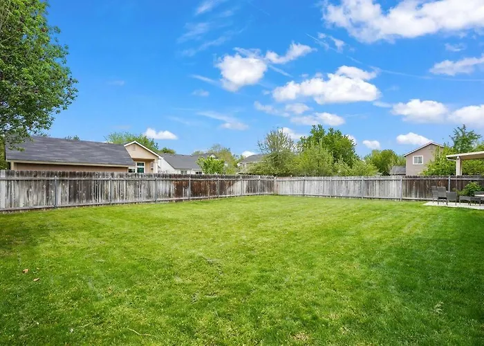 Remodeled, Charming Retreat On The City'S Doorstep