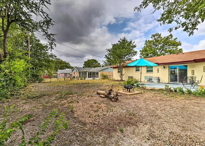 5 Mi To Fort Hood! 'Brooklyn House' W/ Fenced Yard