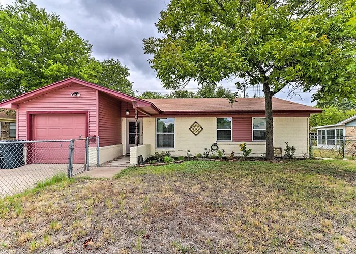 5 Mi To Fort Hood! 'Brooklyn House' W/ Fenced Yard
