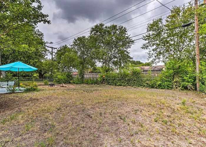 5 Mi To Fort Hood! 'Brooklyn House' W/ Fenced Yard