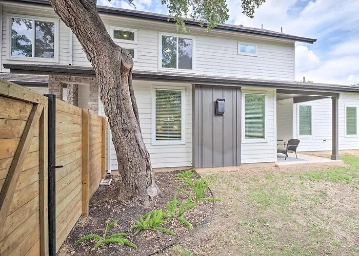 Gorgeous Georgetown Home, Walk To The Square!