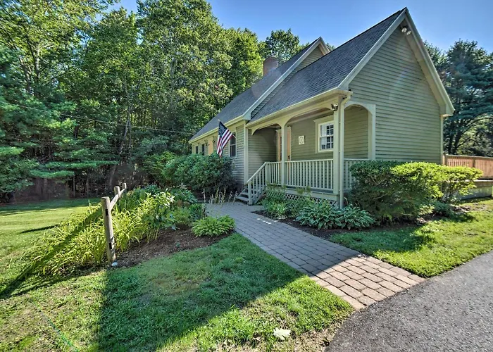 Charming Saco Home W/ Deck, 5 Mi To Beach!