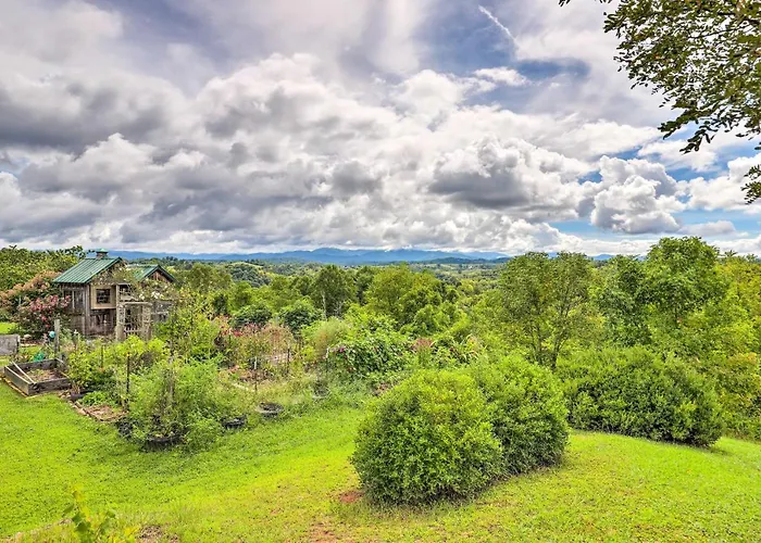 17 Mi To Appalachian Trail! Mtn Retreat W/ Views