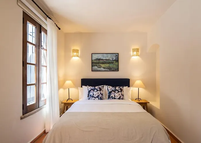 Rooftop Terrace Views! Stylish 4Br Hacienda