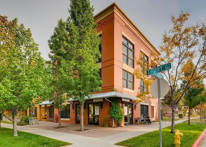 Old Town Loft Oasis With Amazing Rooftop Deck!