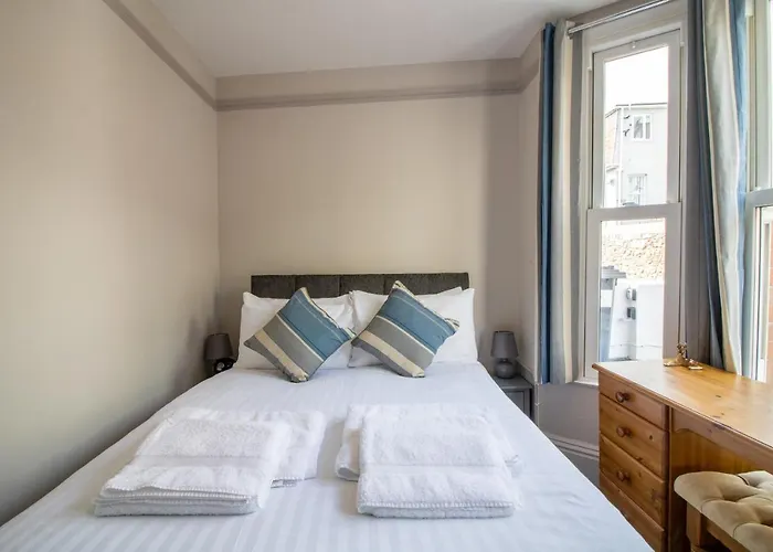 Sea La Vie- Cosy, Modern, Harbourside Views
