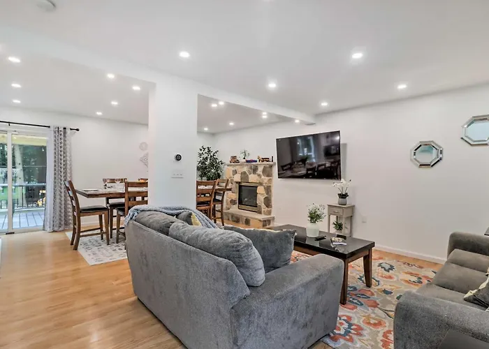 Game Room & Yard: Family Paradise In Pocono Summit