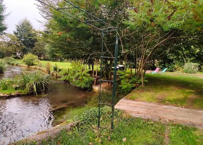 Au Fil De L'Eau