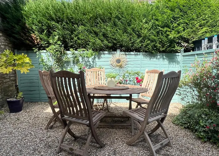 Apple Cottage - Central Frome - Outdoor Space