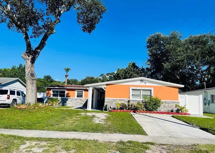 The Citrus Guesthouse In Tampa