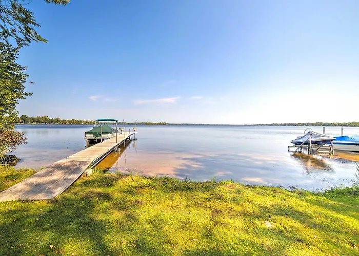 Crivitz Lakefront Escape W/ Boat Dock & Slip!