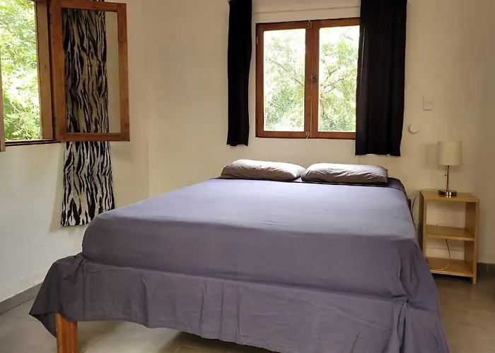 1 Bedroom G-Land Burnt Toast Surfcamp