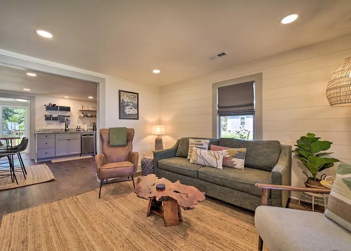 Updated Brevard Home - Close To Downtown!