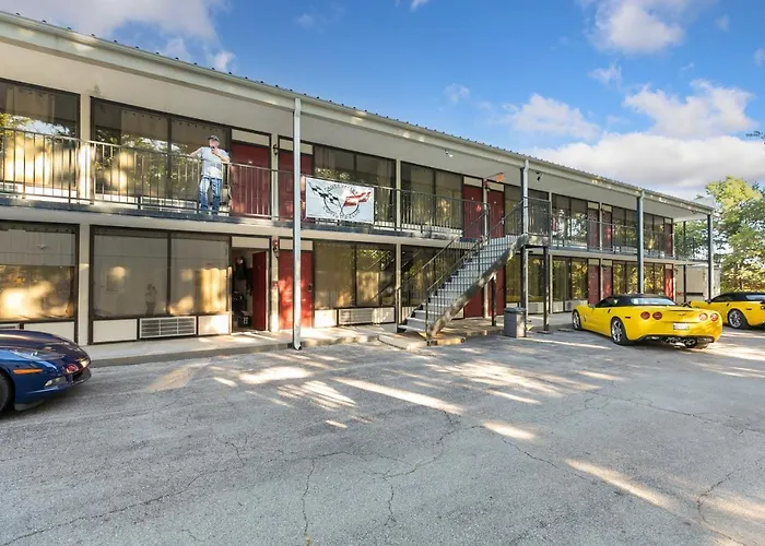 Candlewick Inn And Suites