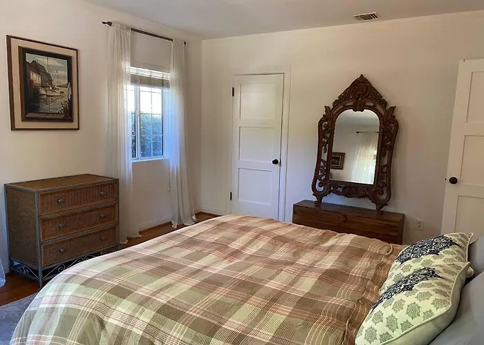 Charming Duplex With Private Backyard
