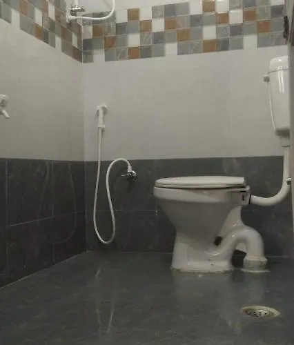 Madura Homestay - Gorgeous Home With 2Bhk 5 Minutes From Nh44