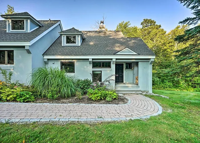 Family-Friendly Stratton Gem Close To Slopes!