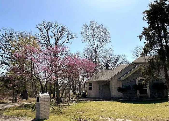 Entire Lake House At Lake Fork With Private Bay, Boat Ramp, Fishing Light & 8 Acres Land