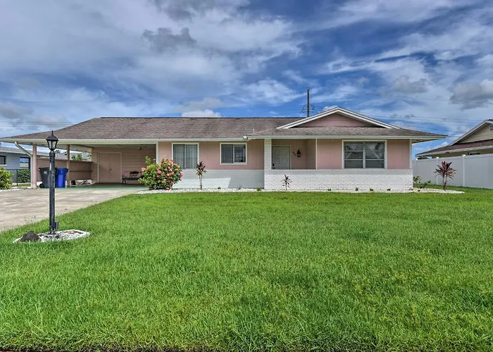 Pool Access: Ranch-Style House In Sun City Center