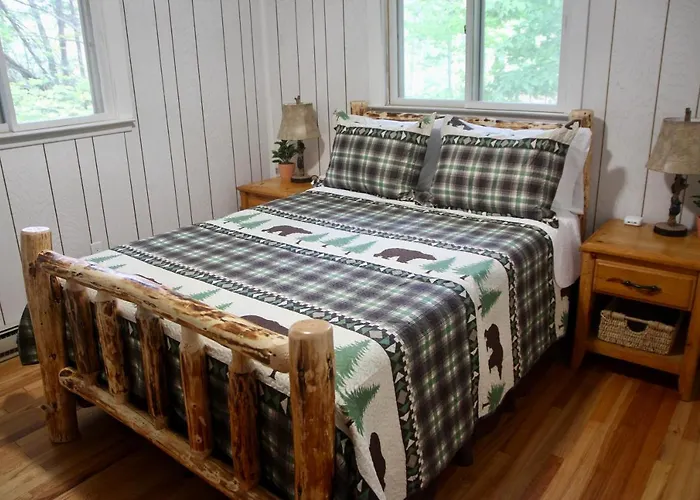 Escape To A 3-Bedroom Cabin In Lower Catskills
