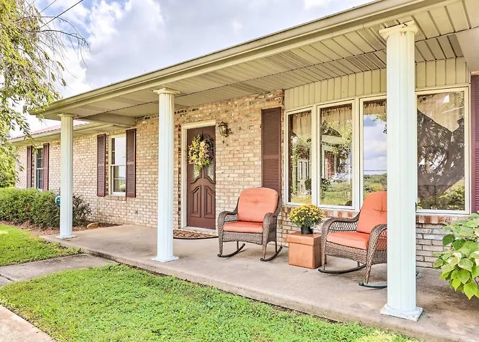 Charming Williamstown Retreat W/ Private Yard