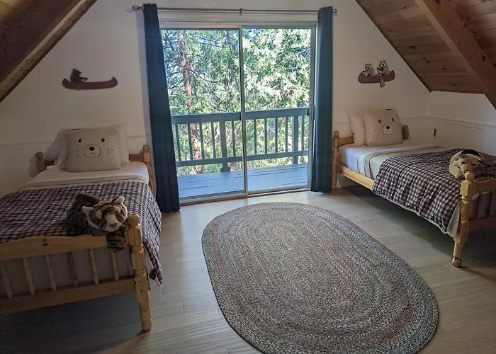 Breckenridge Chalet Near Yosemite. Dog Friendly!