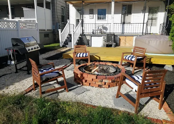 The Dacha. Cumberland Vacation
