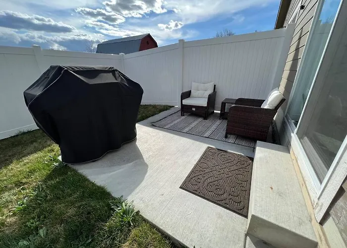 Modern Decor & Style King Bed Wifi With Garage