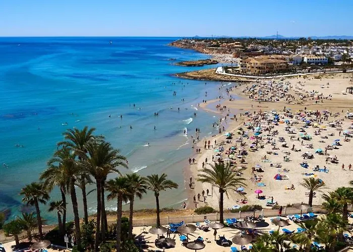 Townhouse 1 Minute Walk To Villamartin Plaza