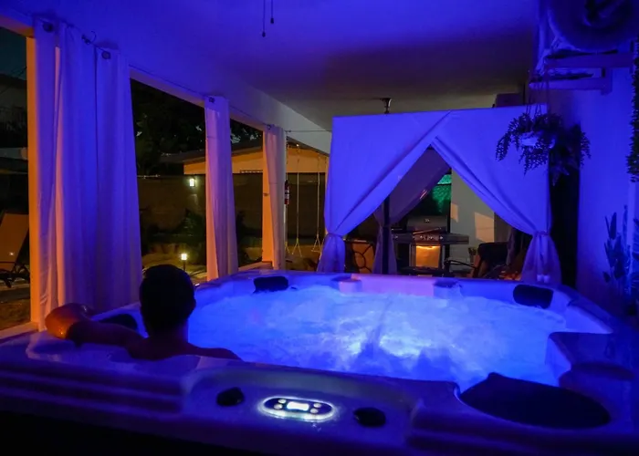 Tropical Jacuzzi House With Generator And Gated Community