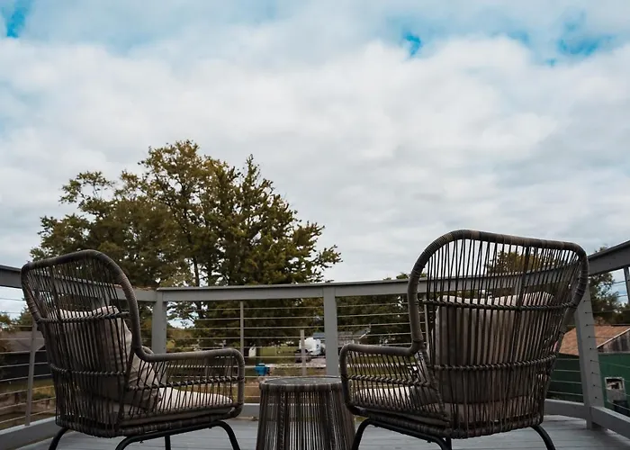 Sandusky Bay Hot Tub, Gym, Patio, Games, Recreation Watercraft, Waterside Home, Check It Out!
