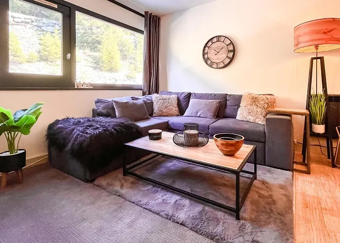 Large 2-Bedroom Apartment, Centre Of Flaine Foret