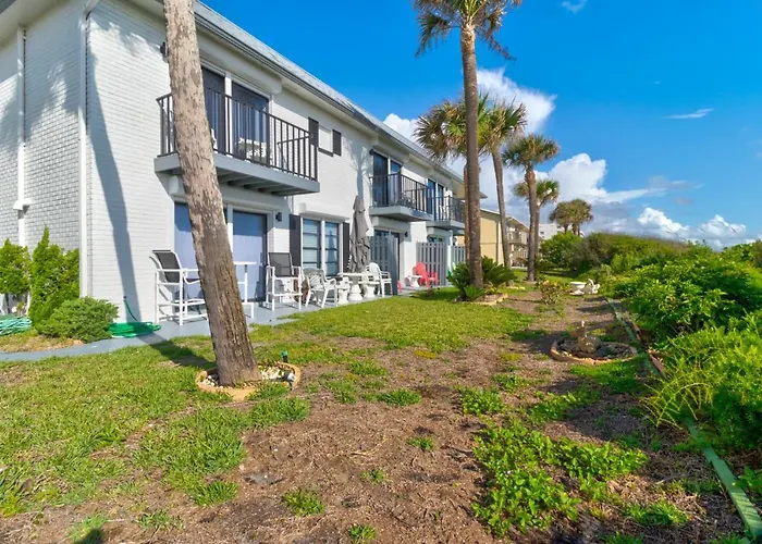 Yellow Sunshine Oceanfront Townhouse, Private Balcony