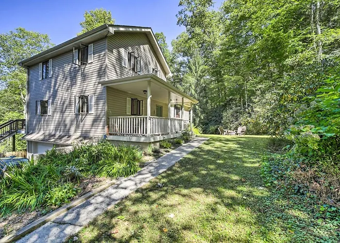 Brevard Retreat ~ 3 Mi To Downtown!