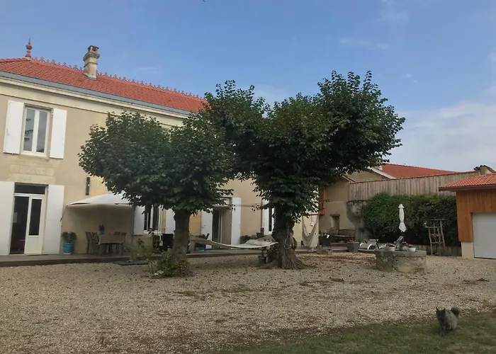 Les Trois Tilleuls 1