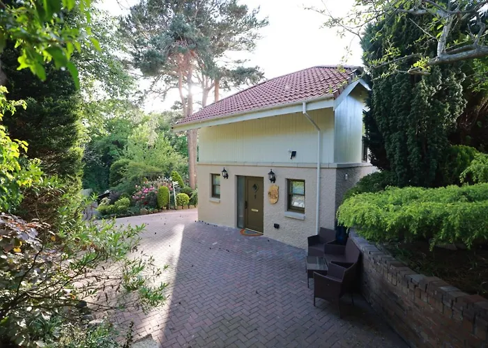 Ailim Guest House With Luxury Garden Suites