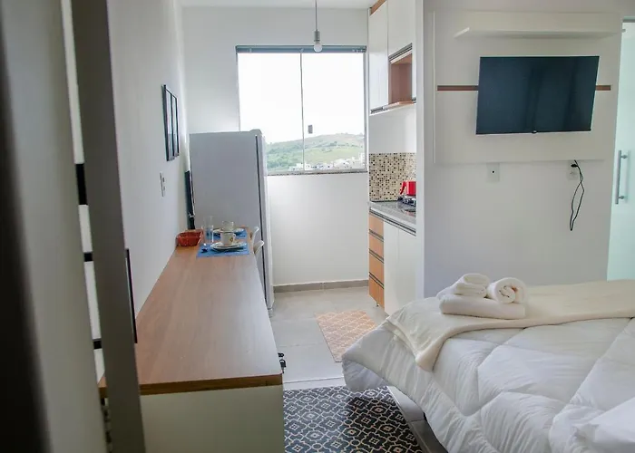 AP c GARAGEM 900m do centro MUITO AREJADO 6 andar, prédio com piscina e academia