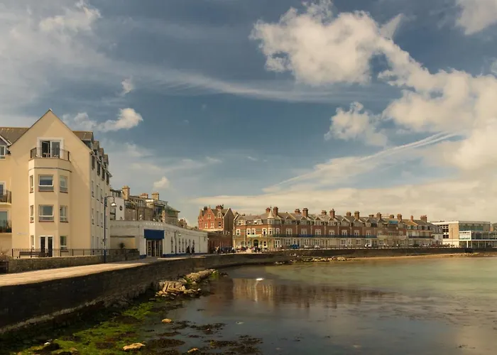 1 Quayside Court