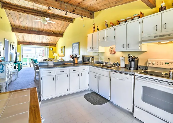 Coastal Atlantic Beach Duplex < 1 Mi To Boardwalk!