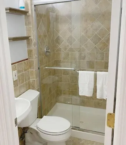 Private Apt King Suite, L.I, Ny-Hamptons To Nyc